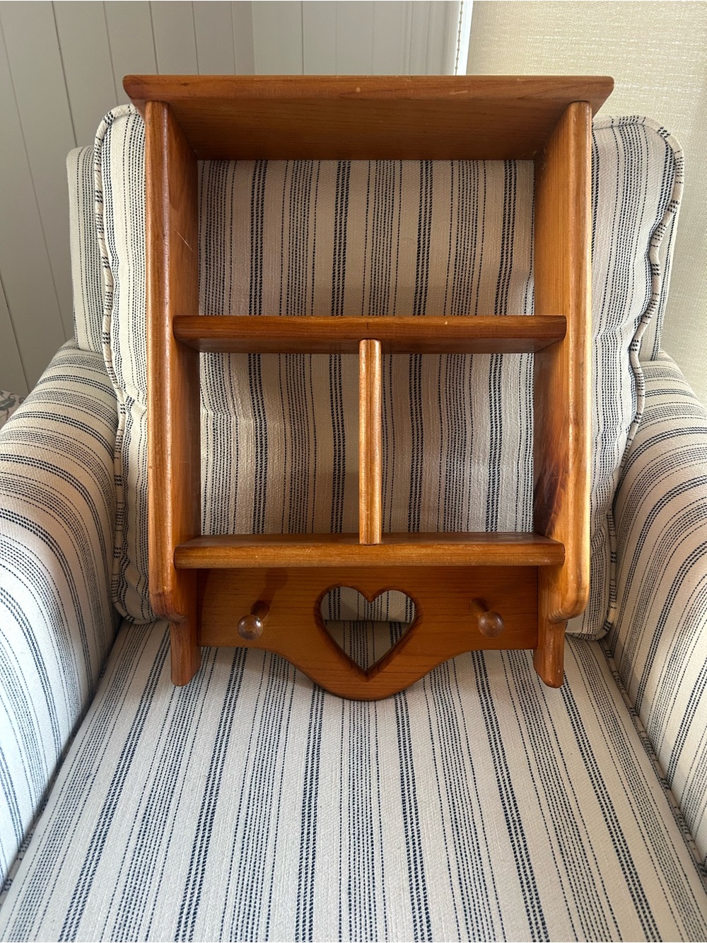 Vintage Wooden Heart Wall Shelf with Peg Hooks Country Cottage Decor